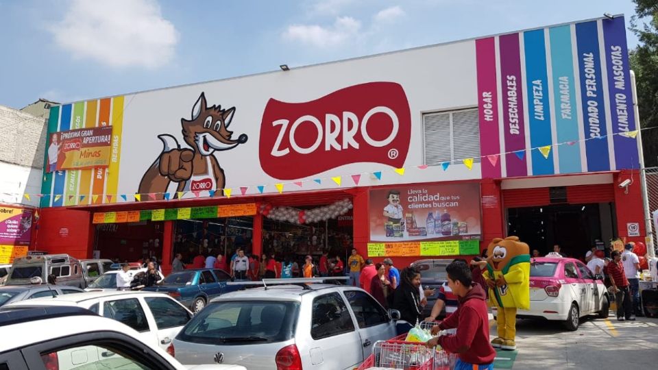 Sucursal de tiendas 'El Zorro' es clausurada.