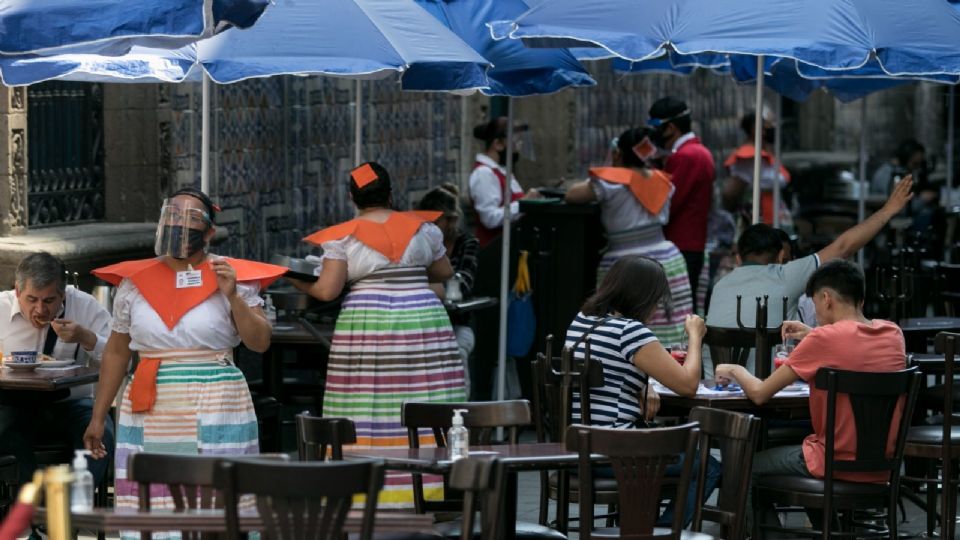 Los restaurantes en CDMX deberán mostrar su menú a la entrada.