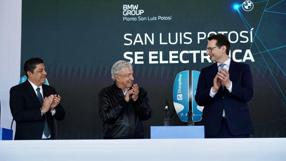 El presidente Andrés Manuel López Obrador acudió a la planta de SLP de BMW.