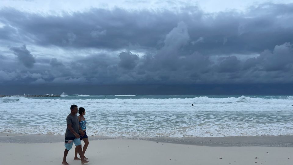 Fuertes lluvias en la Península de Yucatán.