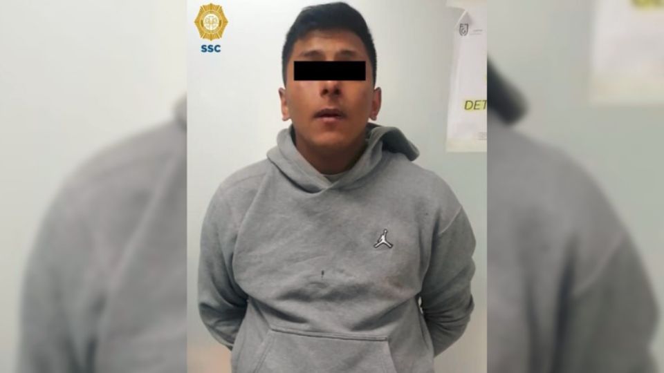 Capturan a sospecho de asalto en el AICM.