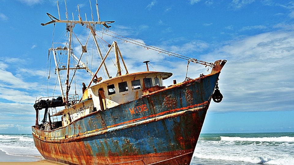 Náufrago sobrevive comiendo cátsup y Heinz busca regalarle un barco