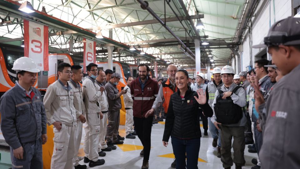 La mandataria compartió un video donde muestra su recorrido por las instalaciones de metro.