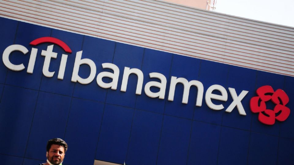 El analista cuestionó por qué no se ha concretado la venta de Citibanamex.