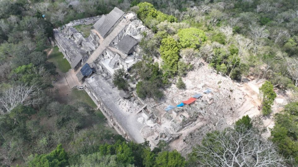 Especialistas del INAH avanzan en el análisis de los recientes hallazgos en la Zona Arqueológica de Ek’ Balam.
