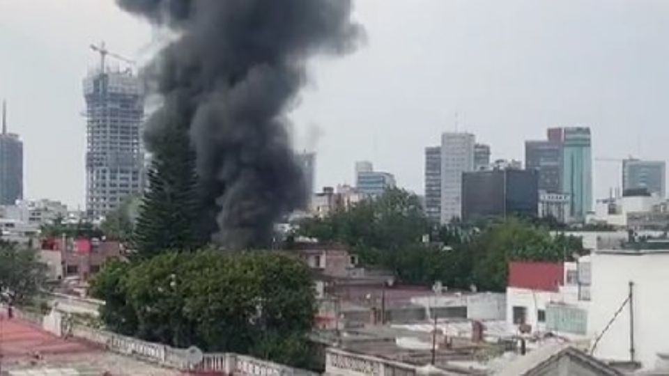 Incendio se registró en la colonia Juárez, alcaldía Cuauhtémoc