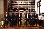 Habla Sheinbaum sobre preparativos de Copa Mundial 2026 con representantes de la FIFA