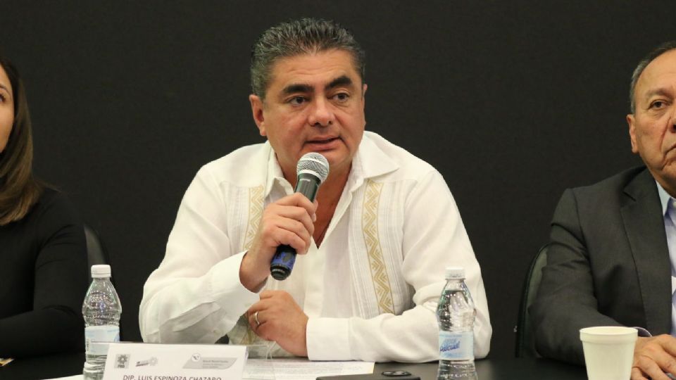 Luis Cházaro, diputado federal por el PRD.