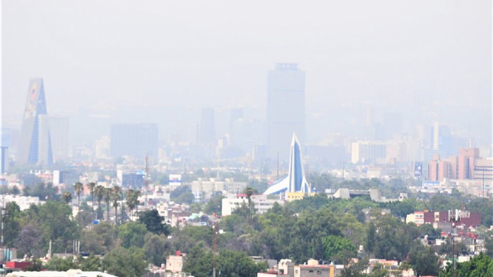 De acuerdo con la Secretaría del Medio Ambiente, el monóxido de carbono trae daños para el cerebro y el corazón.
