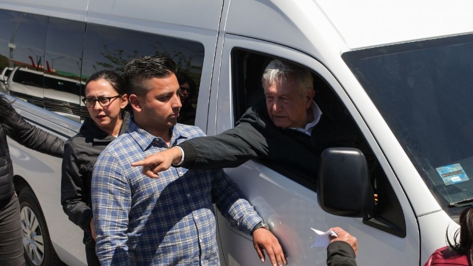 Migrantes reclaman a AMLO.