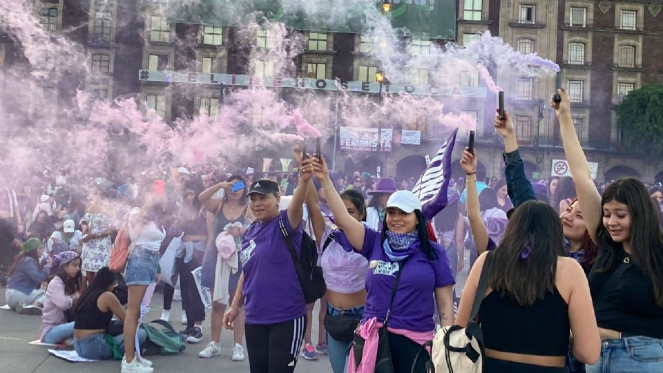 Miles de mujeres se manifestaron en calles de la CDMX.