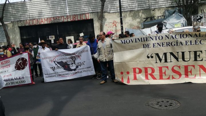 Cerrada la vialidad en Gobernacion por manifestantes del MNUEE