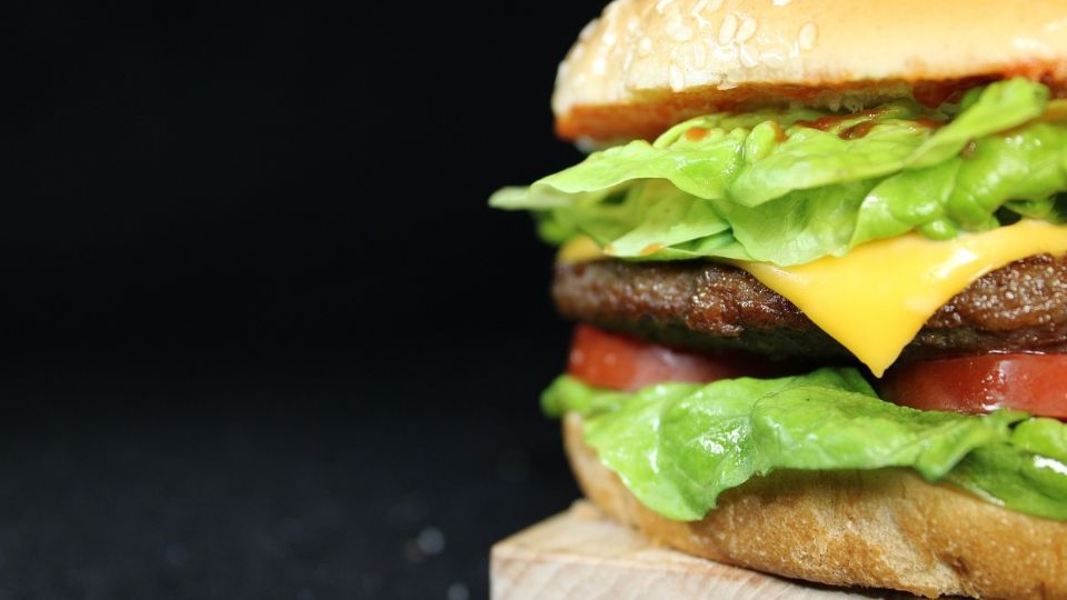 Gerente de Burger King es buscado por distintas empresas para ser premiado debido a la forma en que enfrentó a un cliente