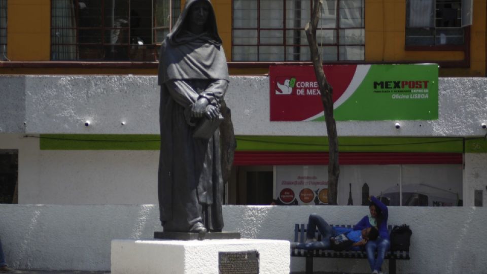 Plaza Giordano Bruno, ubicada en la calle de Londres esquina con la calle Roma.