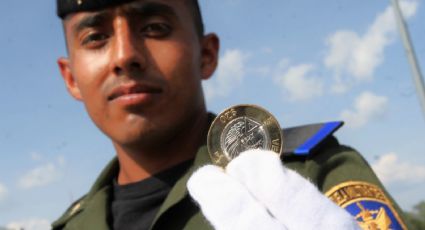 Moneda conmemorativa de la Fuerza Aérea Mexicana se vende en 100 mil pesos