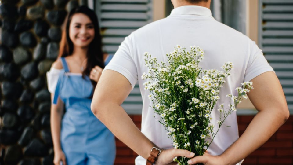 Estar enamorado provoca la salida de ciertas sustancias en el cuerpo.