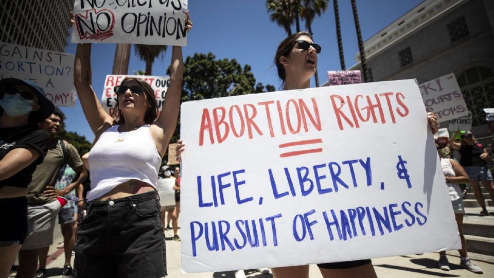 La Corte Suprema de EU bloqueó las restricciones a la píldora abortiva.