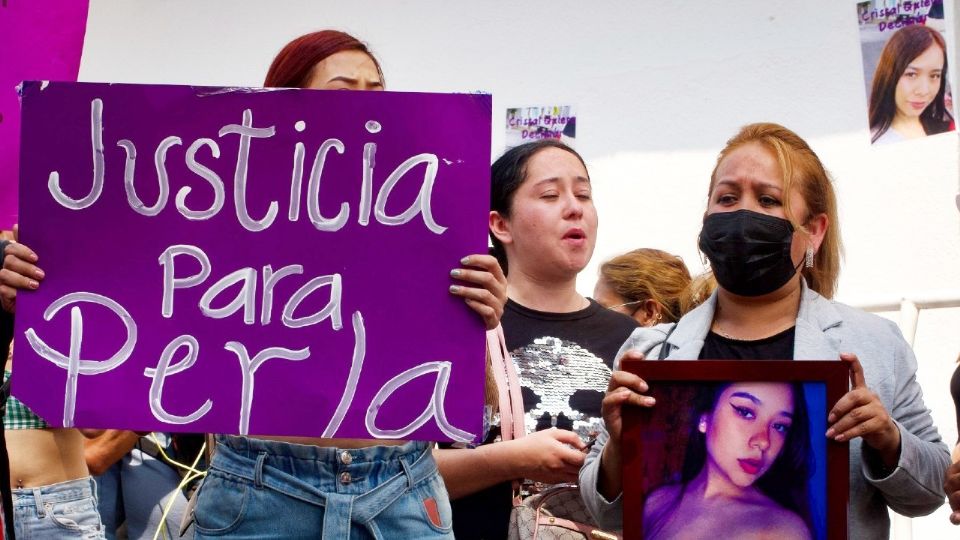 Manifestación por Perla Cristal.