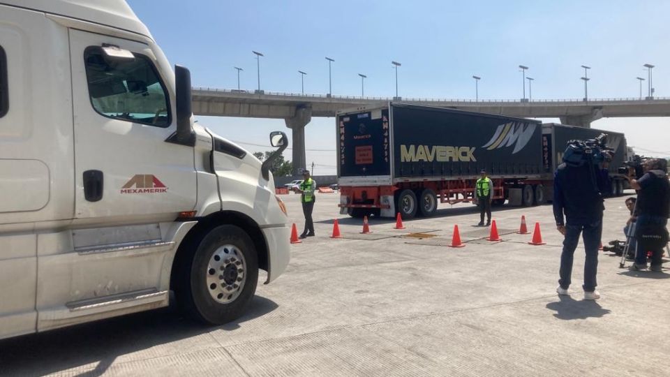 La SICT y la Guardia Nacional inician operativo de seguridad en carreteras.