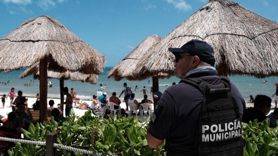 Policía Municipal en Cancún.