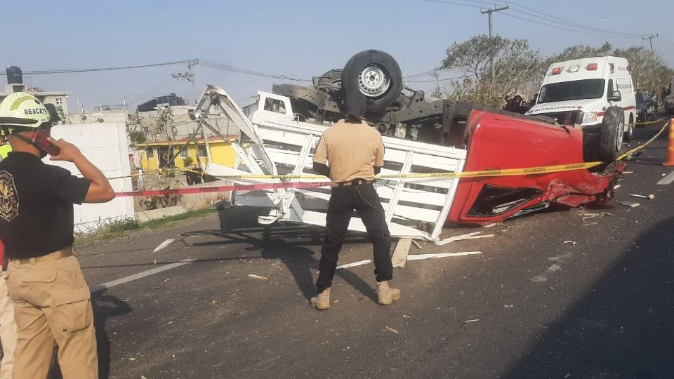 Accidente vial en Circuito Exterior Mexiquense deja 4 muertos y al menos 2 heridos.