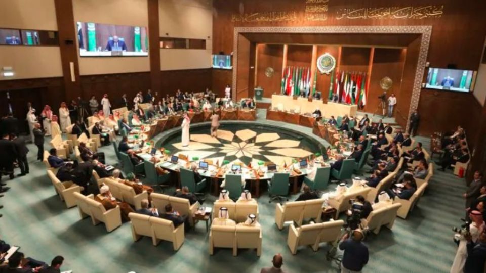 El 7 de mayo Siria fue admitida nuevamente en la Liga Árabe.