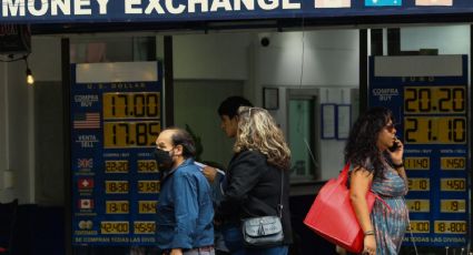 Peso se deprecia 'un poco' frente al dolar; queda en un mínimo de 17.53