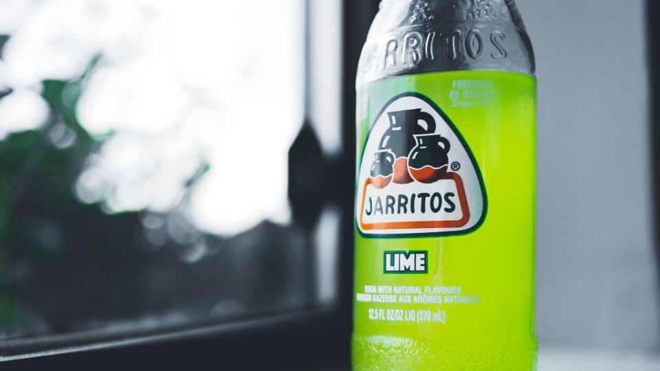 Refresco Jarritos.