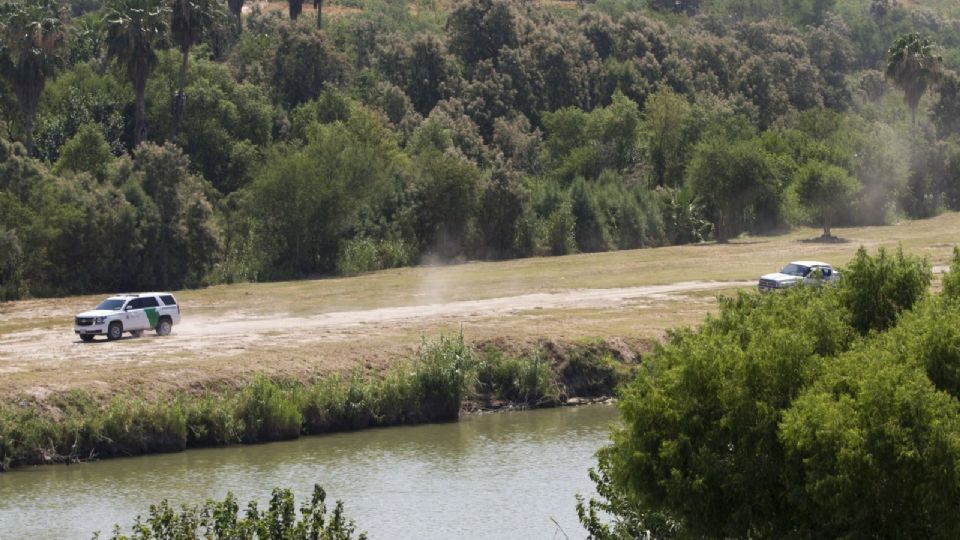 El trabajo de estas personas es cuestionar a quienes intentan visitar la zona, de que es lo que hacen ahí.