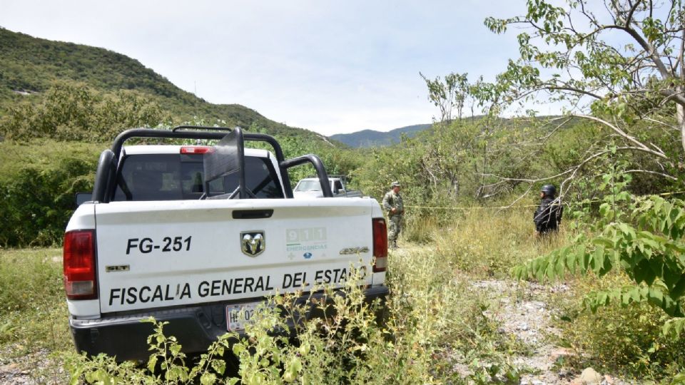 Tres hombres muertos fueron hallados dentro de un vehículo.