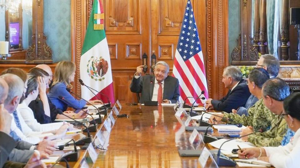 Presidente Andrés Manuel López Obrador en reunión con enviados de EU.
