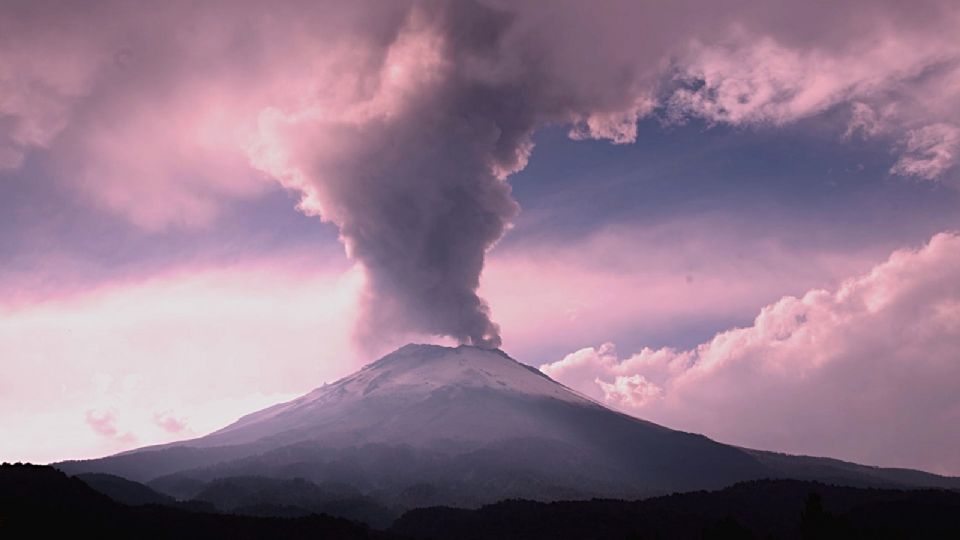 Volcán Popocatépetl presentará un comportamiento como el de días recientes, advierten especialistas.