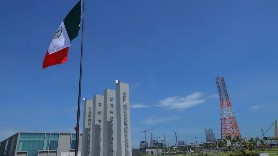 La refinería se inauguró sin funcionar al 100 por ciento.