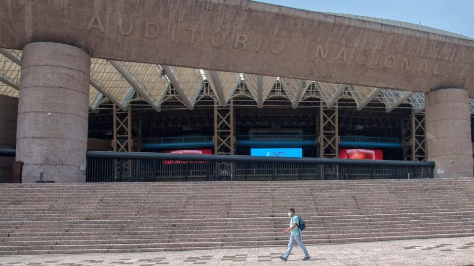 Algunos acuden a taquilla para conseguir boletos.