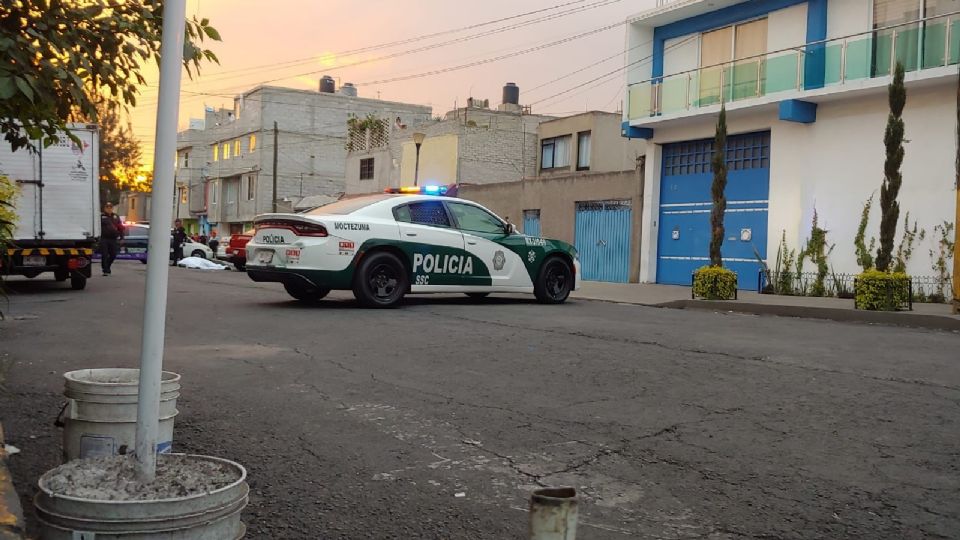 Investigan homicidio en la alcaldía Venustiano Carranza.