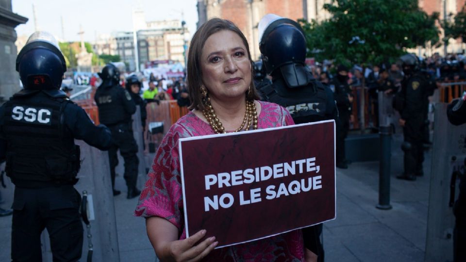 ”Coyón”, “zacatón” y “autoritario”, llaman panistas en San Lázaro a AMLO, tras negar paso a Palacio a la senadora Xóchitl Gálvez, que pidió derecho de réplica.