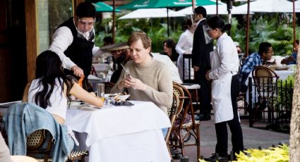 Aumento al salario mínimo: Así puede 'indigestar' a restaurantes con alza en precios y despidos