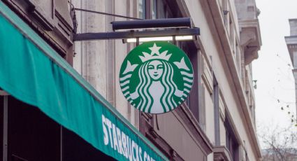 Starbucks pagará cifra millonaria a una de sus exempleadas por esta razón
