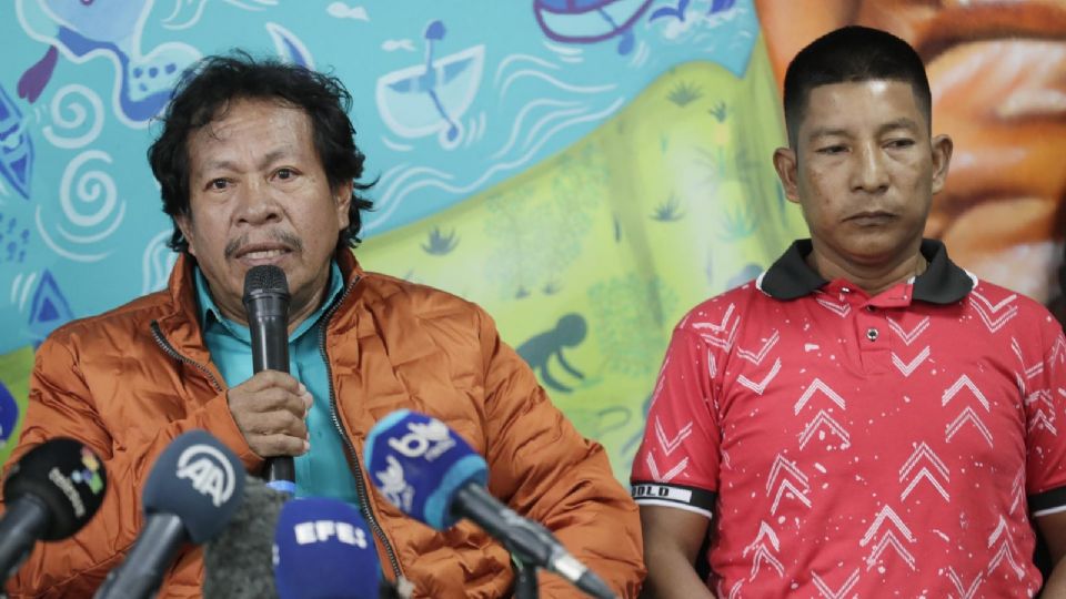 Indígenas que participaron en el operativo de rescate de los niños rescatados en la selva del Guaviare.