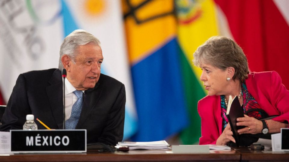 Andrés Manuel López Obrador y Alicia Bárcena.