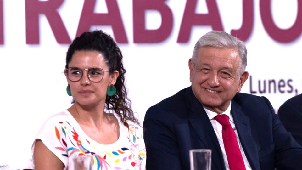 Luisa María Alcalde y AMLO.