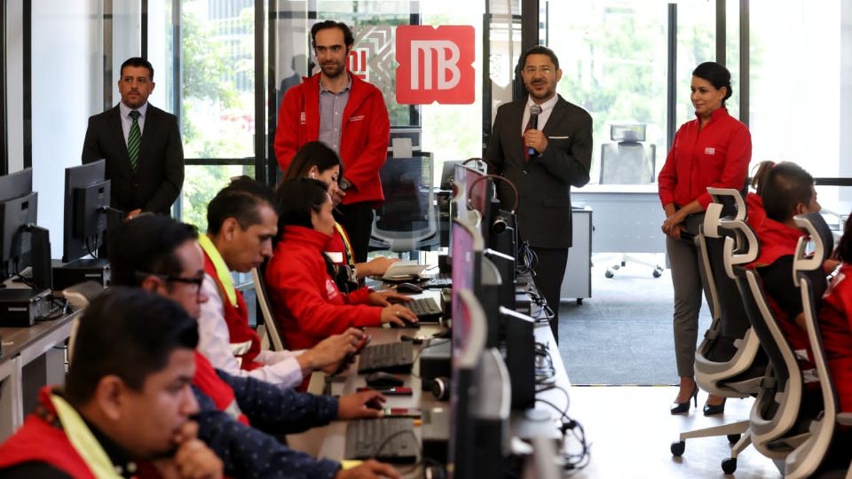 El jefe de Gobierno, Martí Batres, durante la celebración de los 18 años del Metrobús.