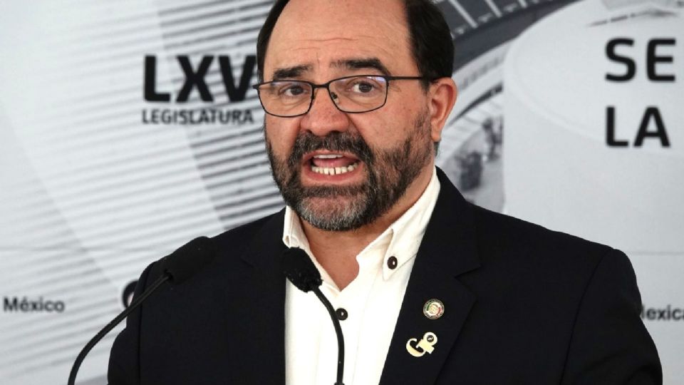 El senador Emilio Álvarez Icaza, integrante del Grupo Plural.