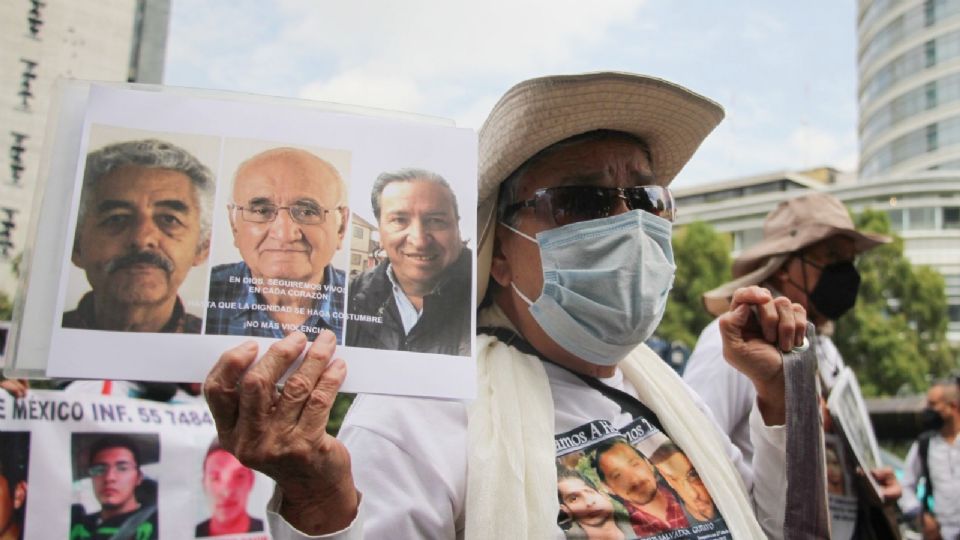 Manifestación por padres jesuitas.