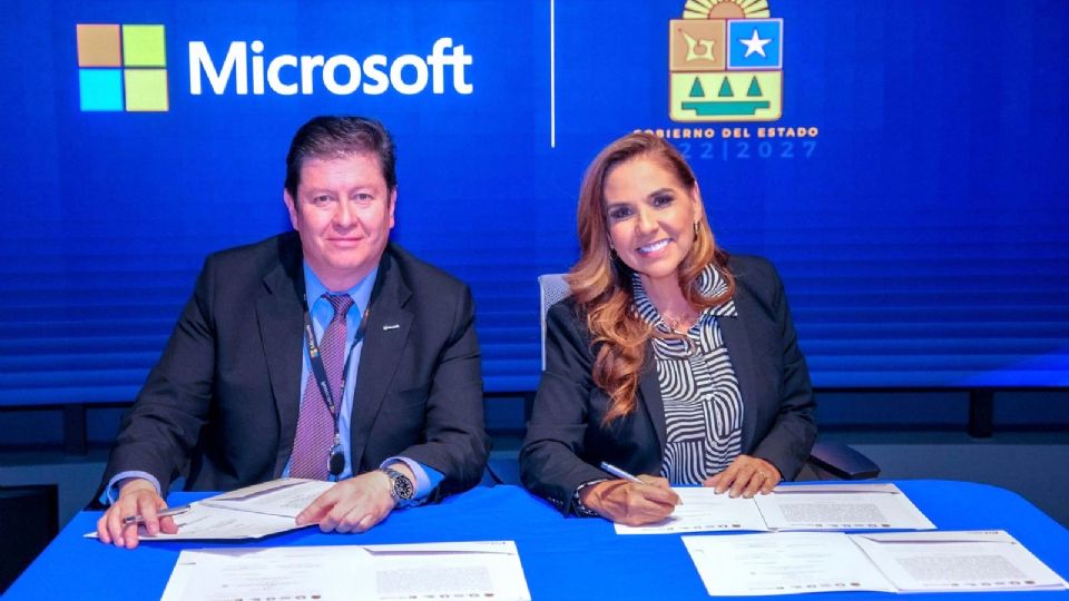 Mara Lezama firma convenio de colaboración con Microsoft México.