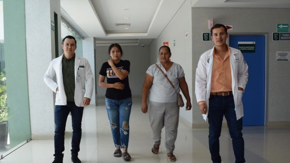 La menor presentó dolor abdominal fuerte y fue atendida por médicos del IMSS-Bienestar.