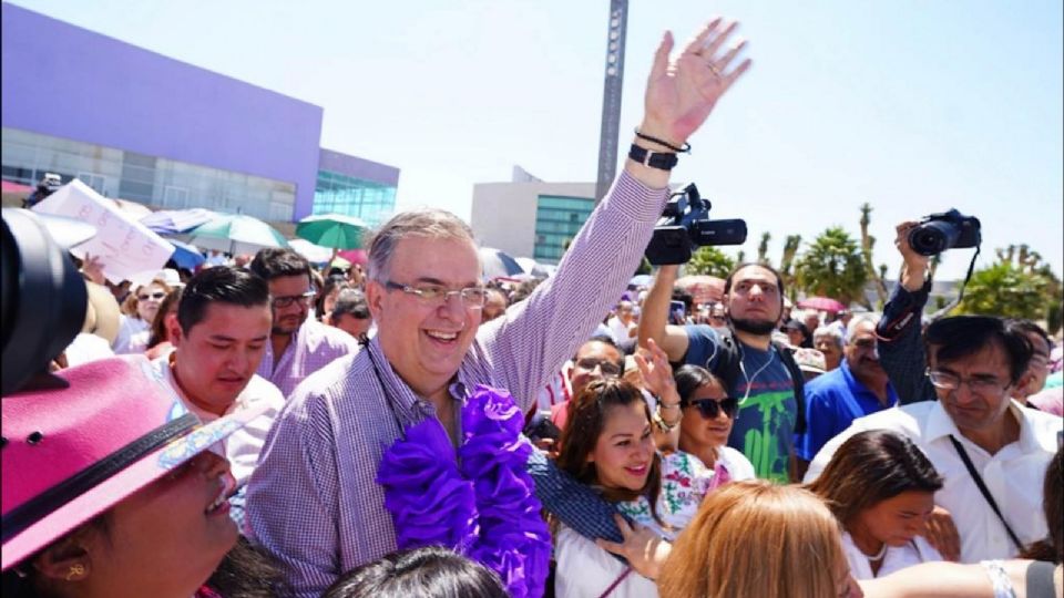 El aspirante a candidato presidencial denunció un derroche de gastos.