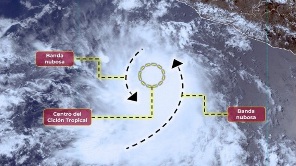 Se formó la primera tormenta tropical Adrián en el Pacífico.