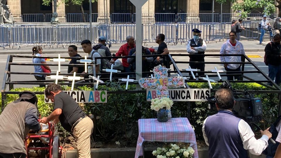 Padres y madres de los niños fallecidos en la Guardería ABC hace 14 años se manifiestan.