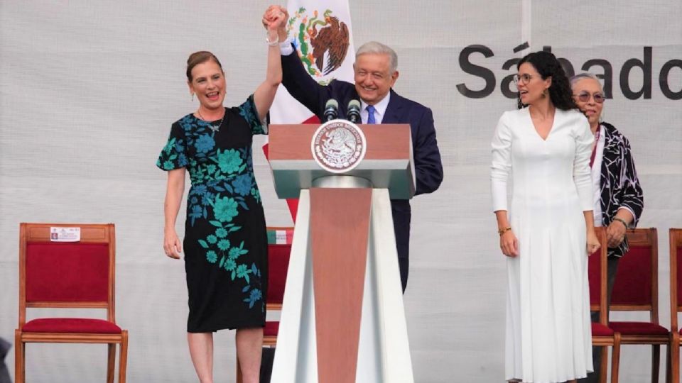 Festejo de AMLO en el Zócalo: ‘Nuestro movimiento está más fuerte que nunca’.